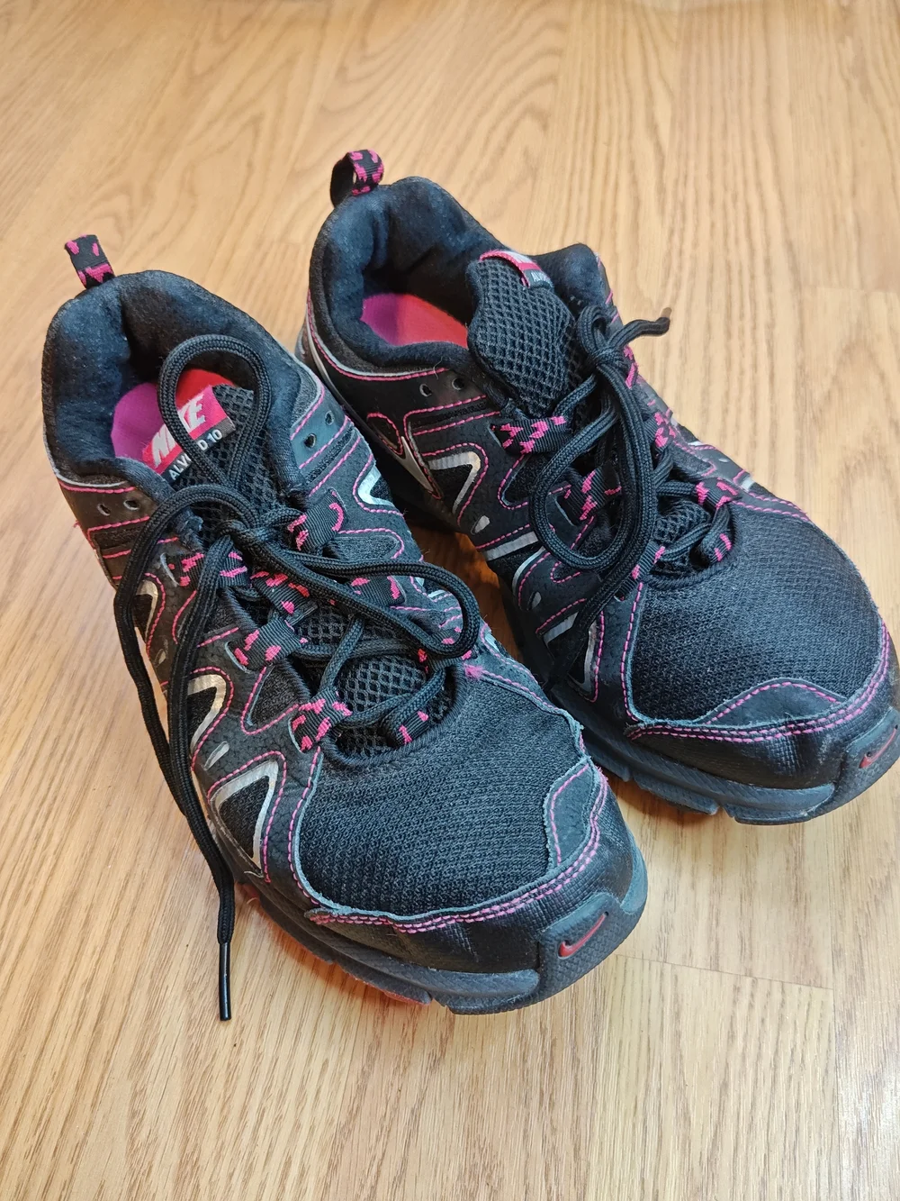 Nike Air Alvord 10 Trail Running Shoes Black Pink Silver Women’s 8.5